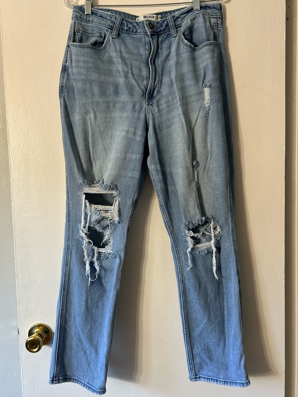 Hollister Curvy Ultra High Rise Mom Jeans